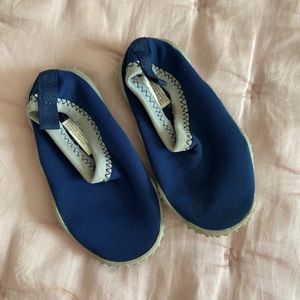 Water shoes